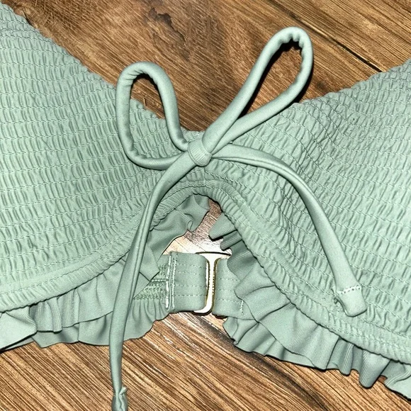 NWT Hollister swimsuit top - Picture 2 of 4